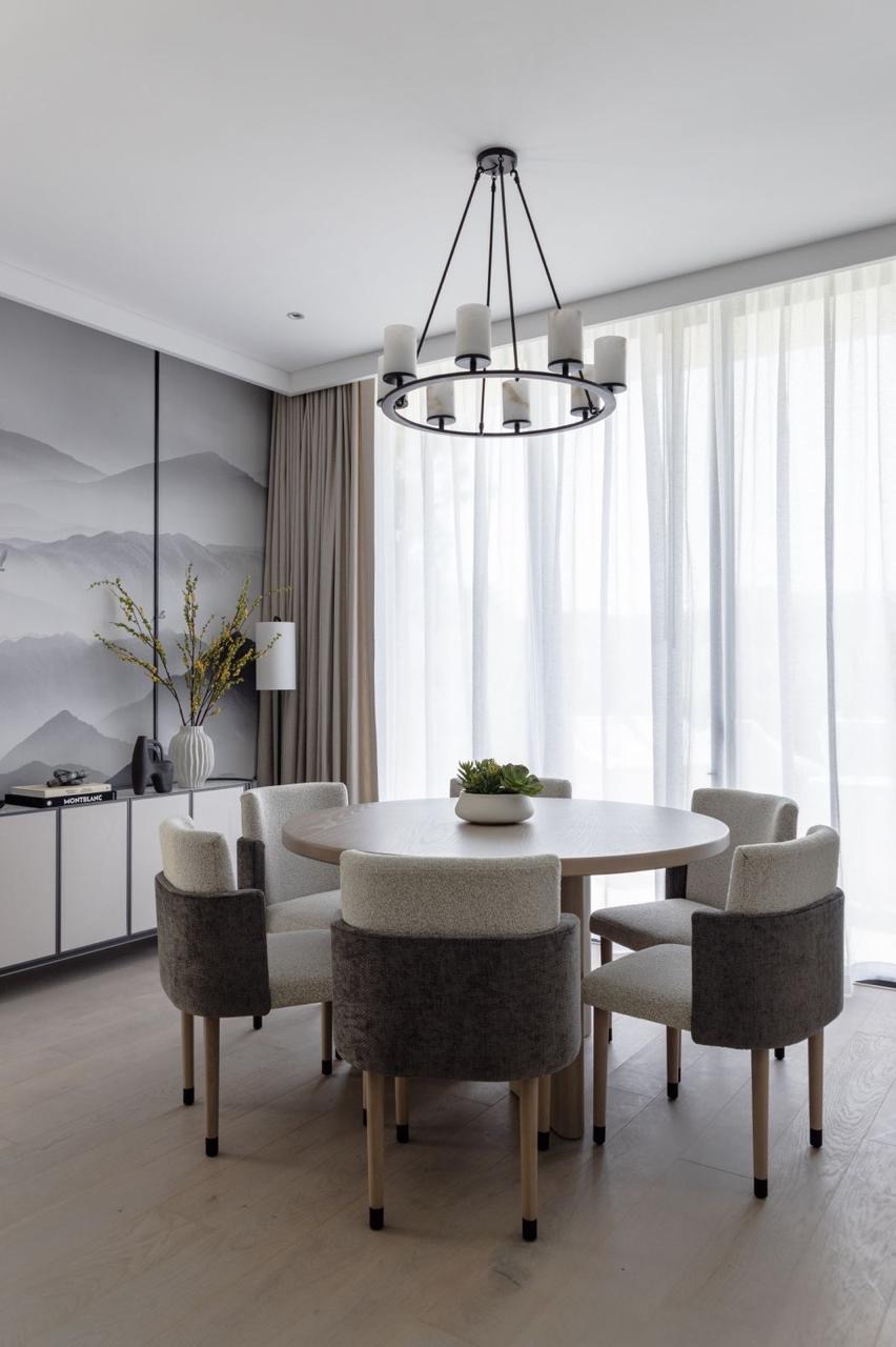 Round Dining Set